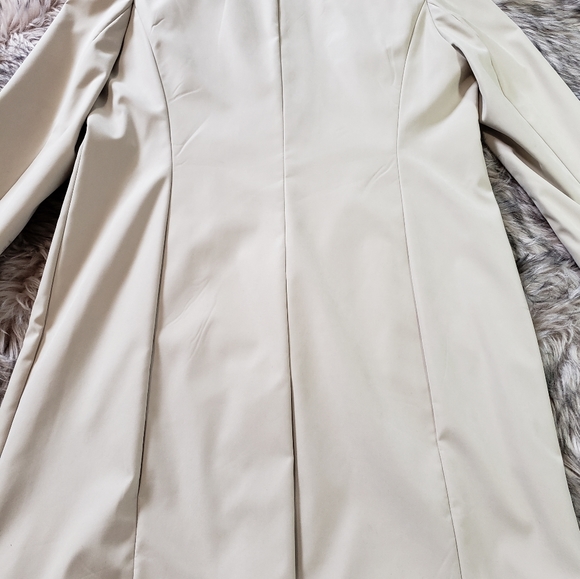 Coat - Picture 5 of 9